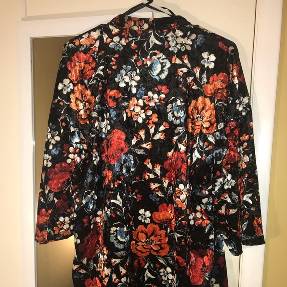 Velvet Floral Cardigan - Picture 3 of 4